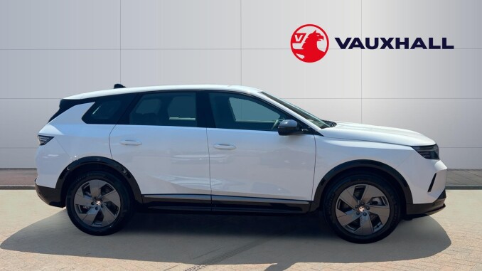Vauxhall Grandland 157kW Design 73kWh 5dr Auto Electric Hatchback - Image 5